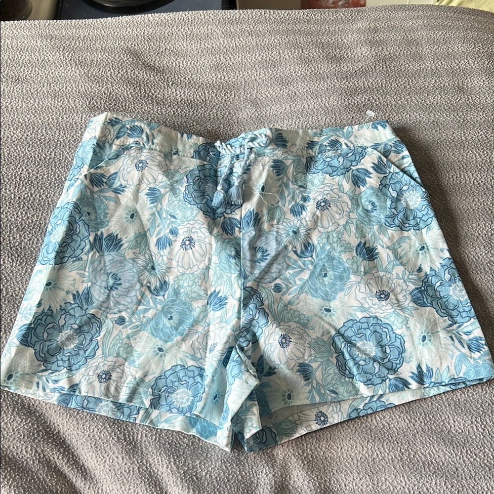 Girls shorts sz10